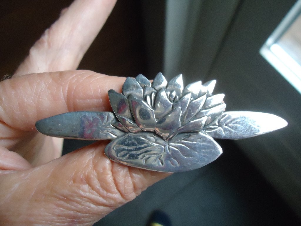 hele mooie echt zilveren broche waterlelie op blad zil 925, Sieraden, Tassen en Uiterlijk, Broches, Gebruikt, Ophalen of Verzenden