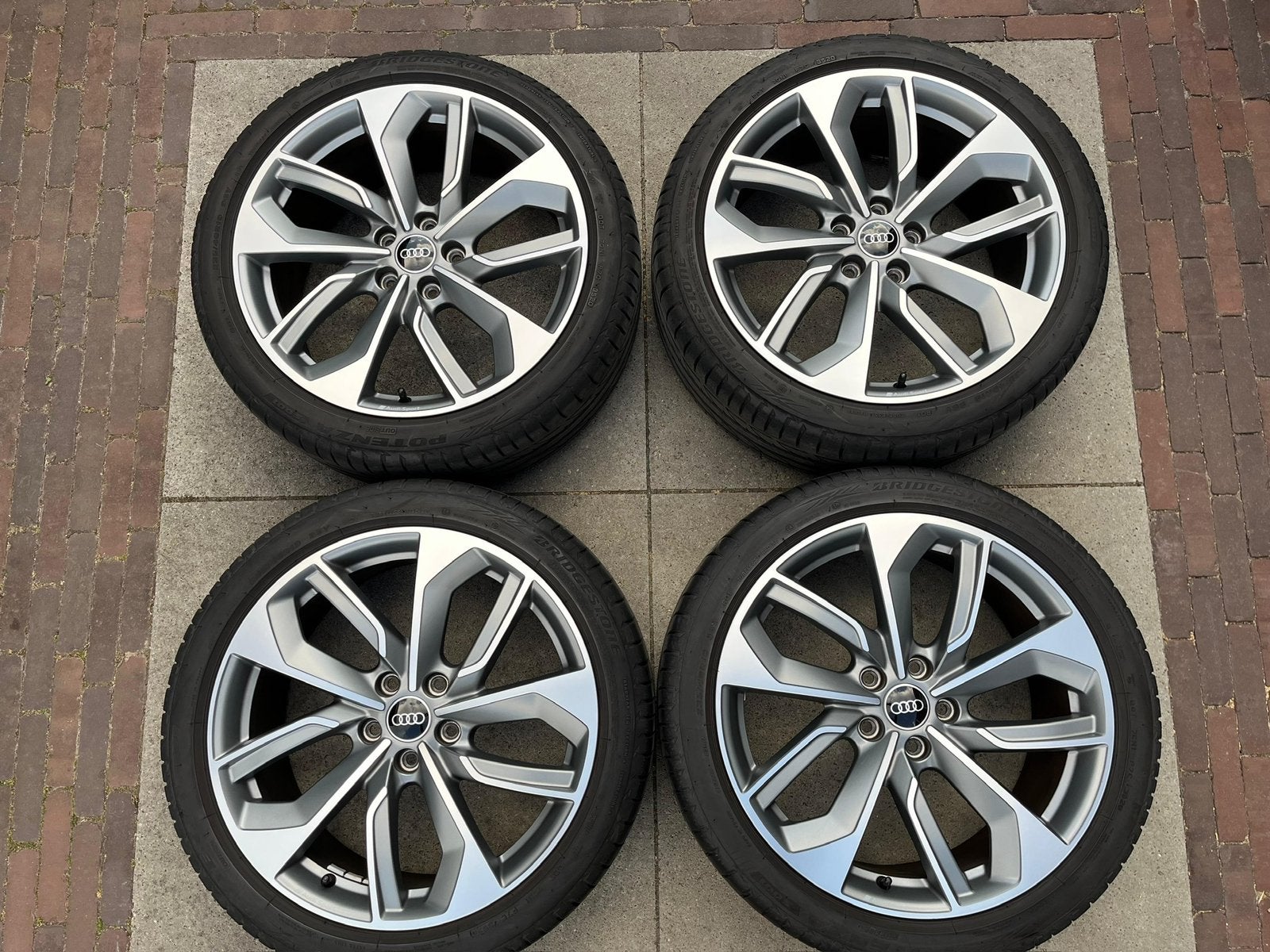 Originele Audi Sport Q2 SQ2 velgen 19 inch 5x112 Bridgestone, Audi, Gebruikt, Banden en Velgen, 235 mm