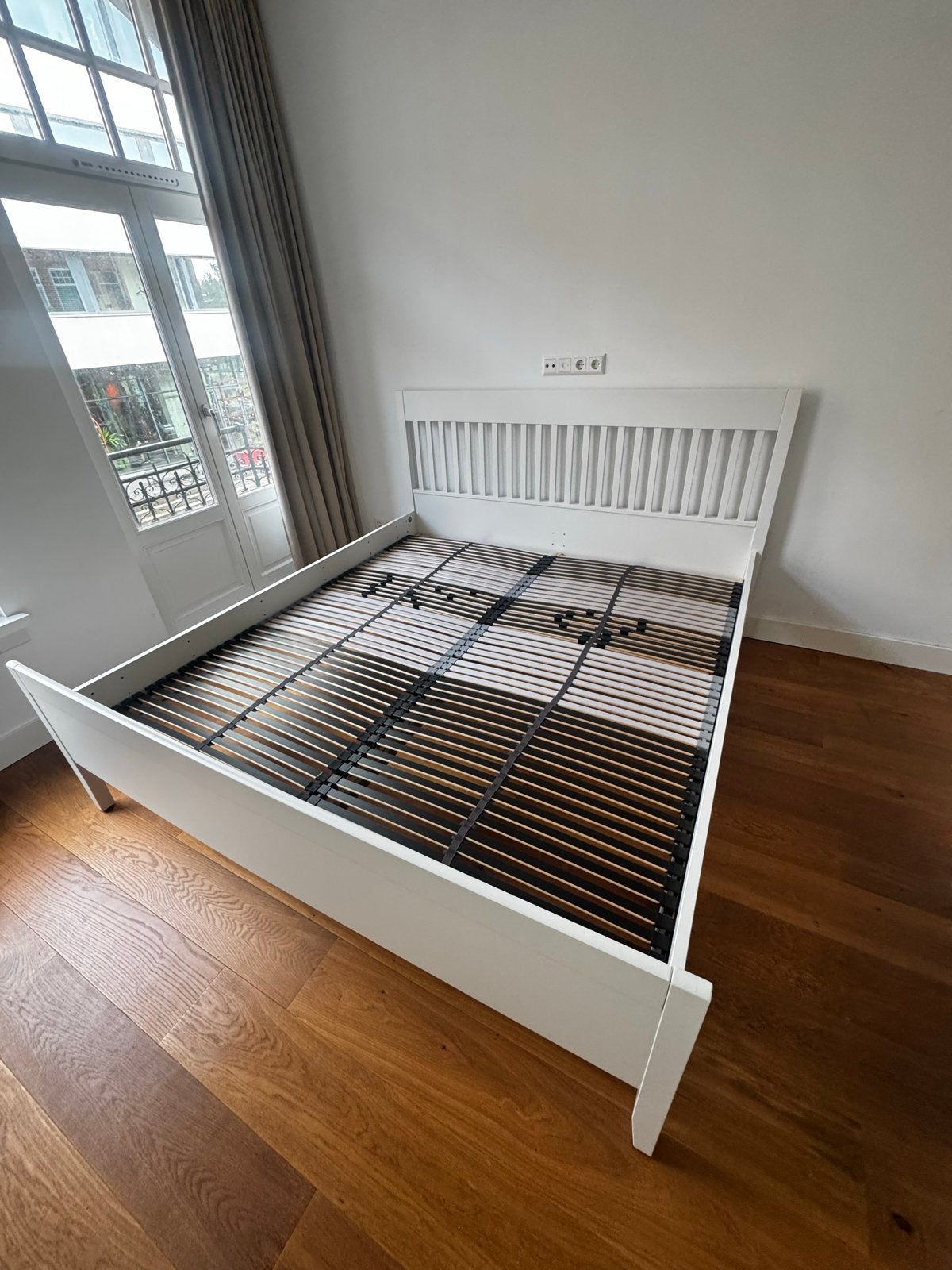 Ikea Idanas bedframe (180x200) met Leirsund lattenbodems, Ophalen, Gebruikt, Wit, Tweepersoons