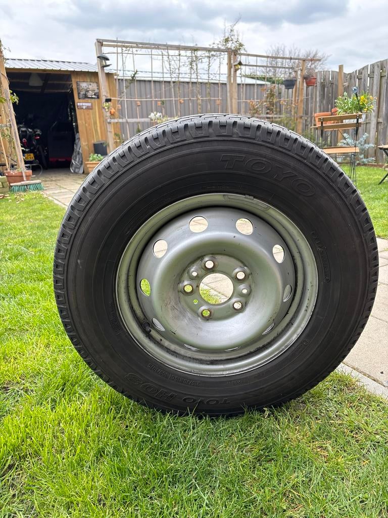 Toyo H08 215/70R15C Band op stalen velg, Ophalen, Gebruikt