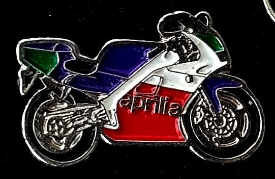 Aprilla motorfiets pin- gelakt, Verzenden, Nieuw, Transport, Speldje of Pin