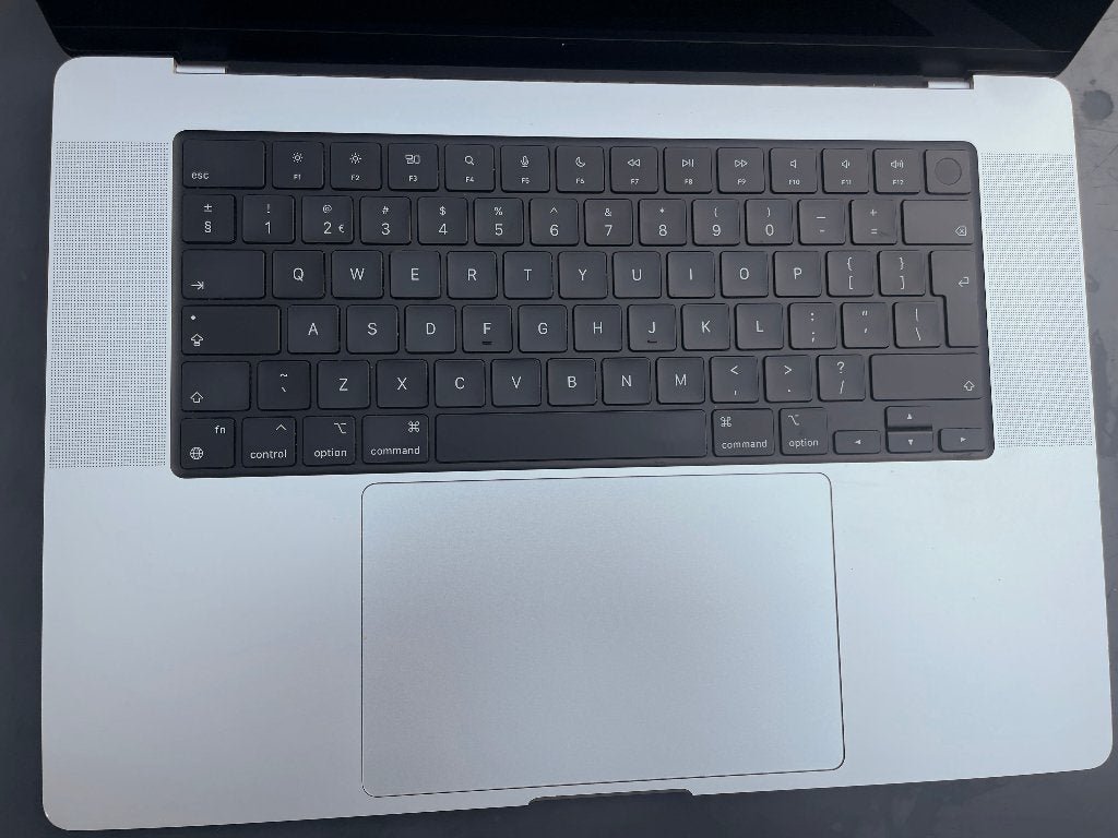 MacBook Pro 16" (2021) | M1 Pro | 16 GB | 1 TB | Zilver, MacBook Pro, 1 TB of meer, Gebruikt, Qwerty