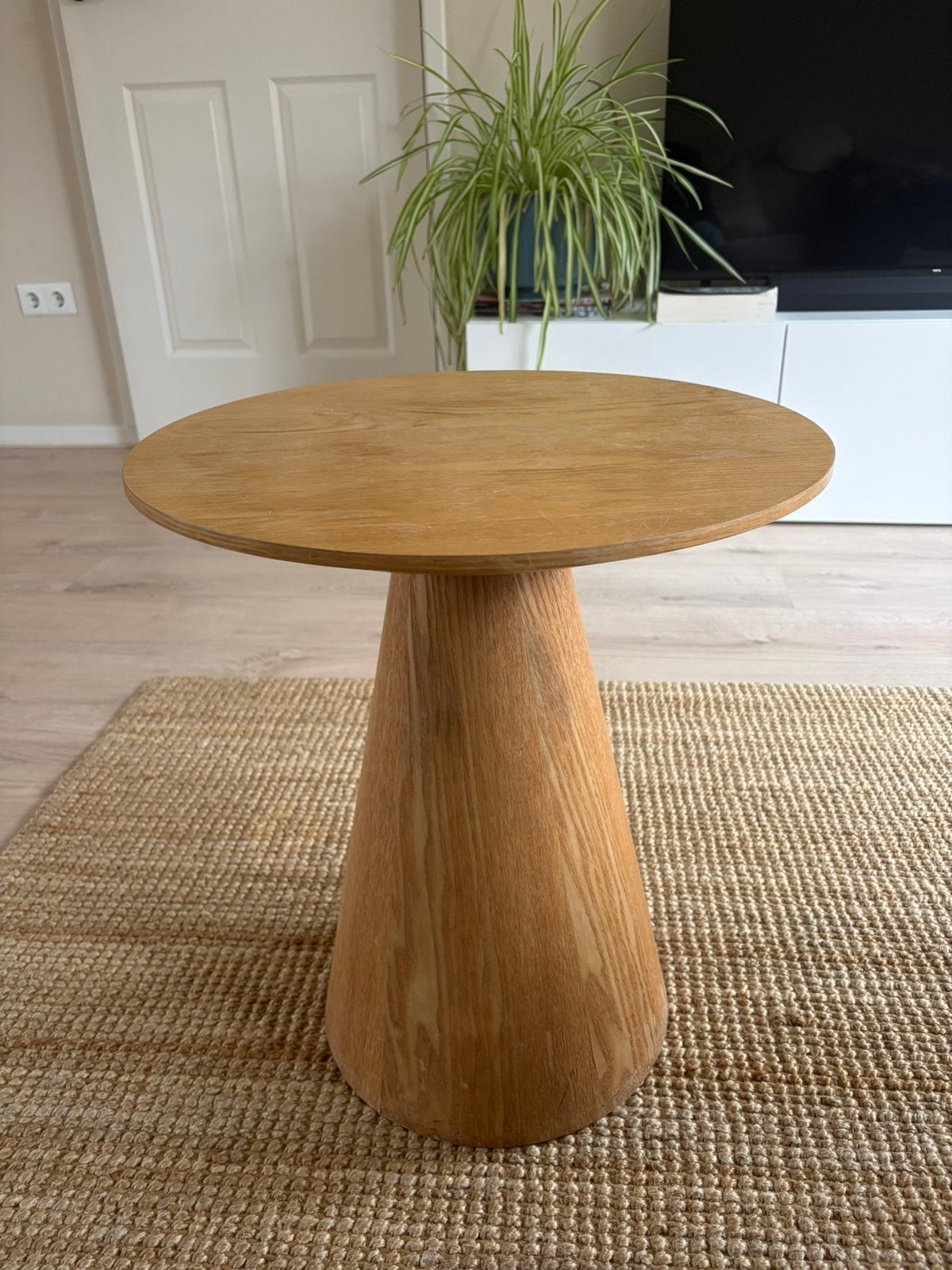 Bijzet tafel - kwantum - Cone, Minder dan 55 cm, Rond, Zo goed als nieuw, Ophalen