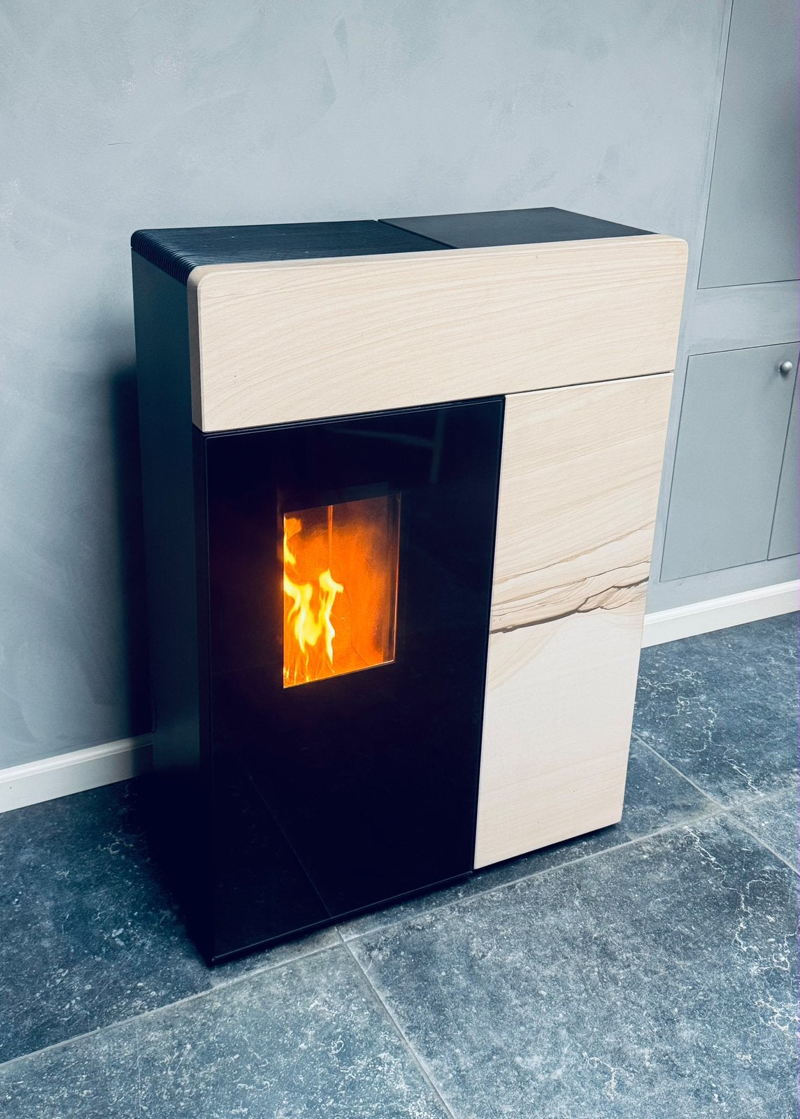 Pelletkachel Rika Domo 10kw (kanalisatie van de warme lucht), Ophalen, Zo goed als nieuw, Vrijstaande haard