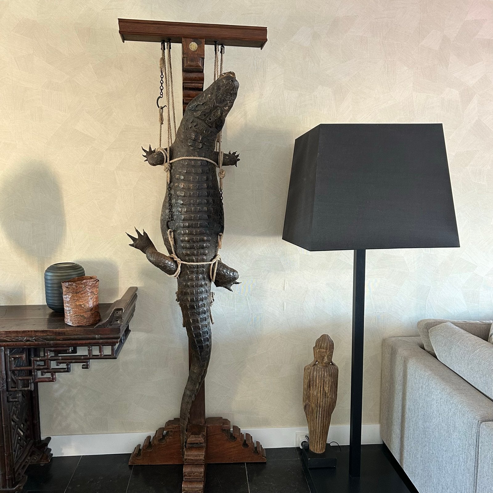 Grote 2 meter lange krokodil Kaayman aan constructie, Antiek en Kunst, Ophalen