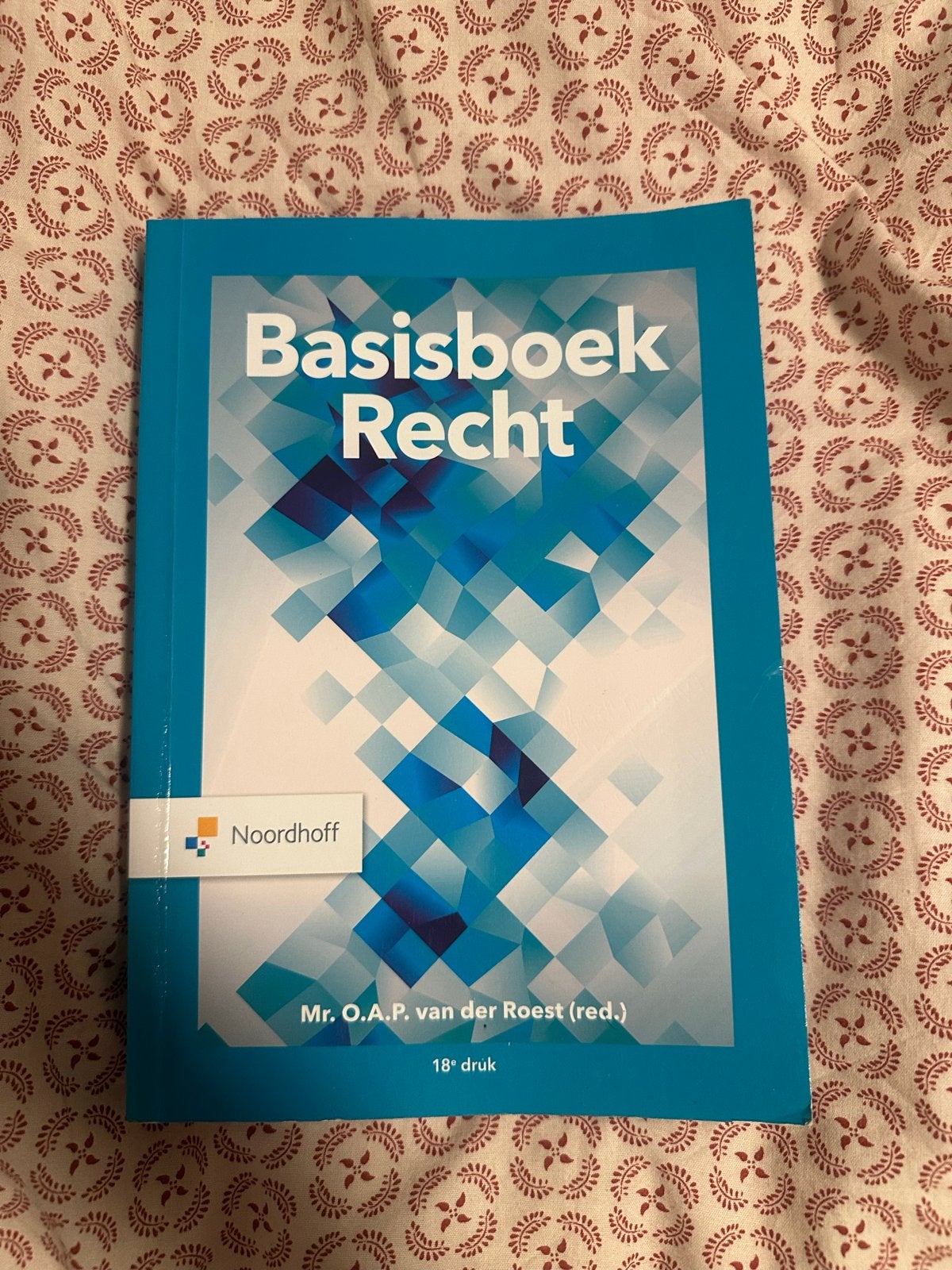 Basisboek Recht - 18e druk - Mr. O.A.P. van der Roest, Ophalen of Verzenden, Gamma, Zo goed als nieuw, HBO
