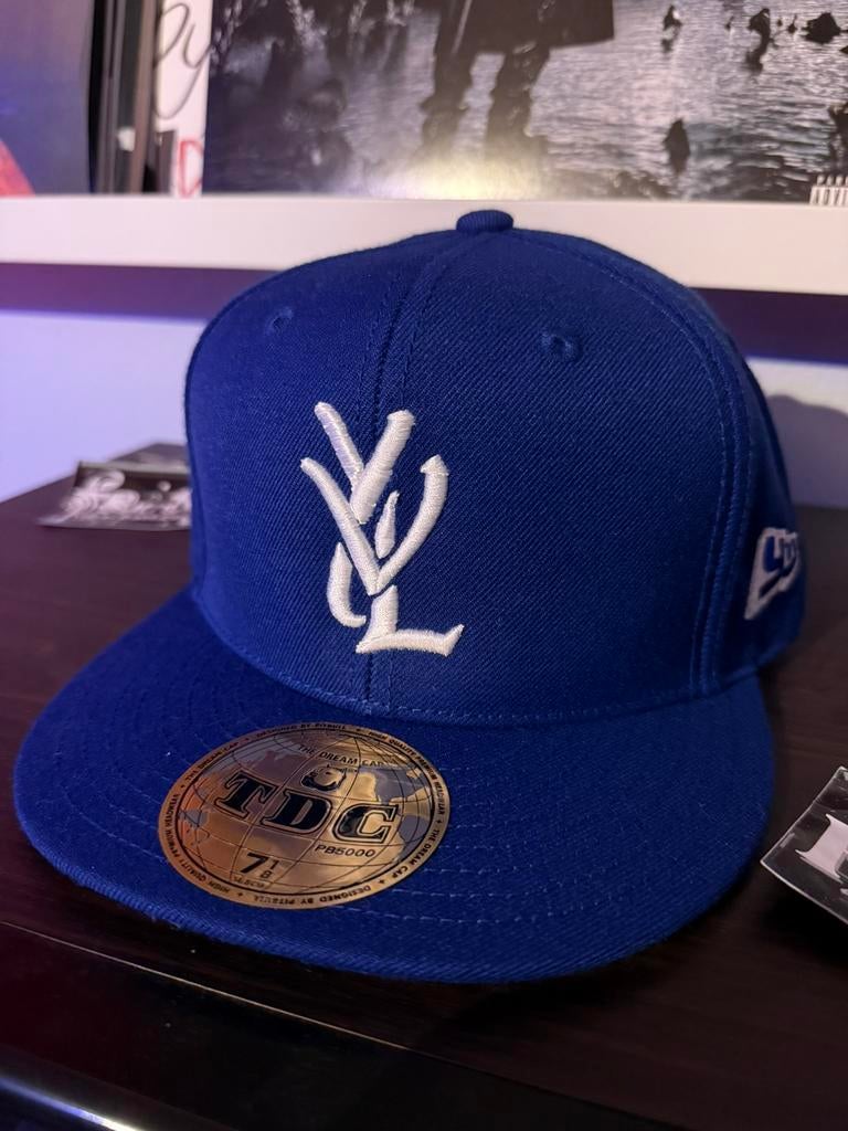 Official YVL Playboi Carti Fitted Hat 7 1/8 Blue, Kleding | Heren, Hoeden en Petten, Ophalen of Verzenden, Zo goed als nieuw