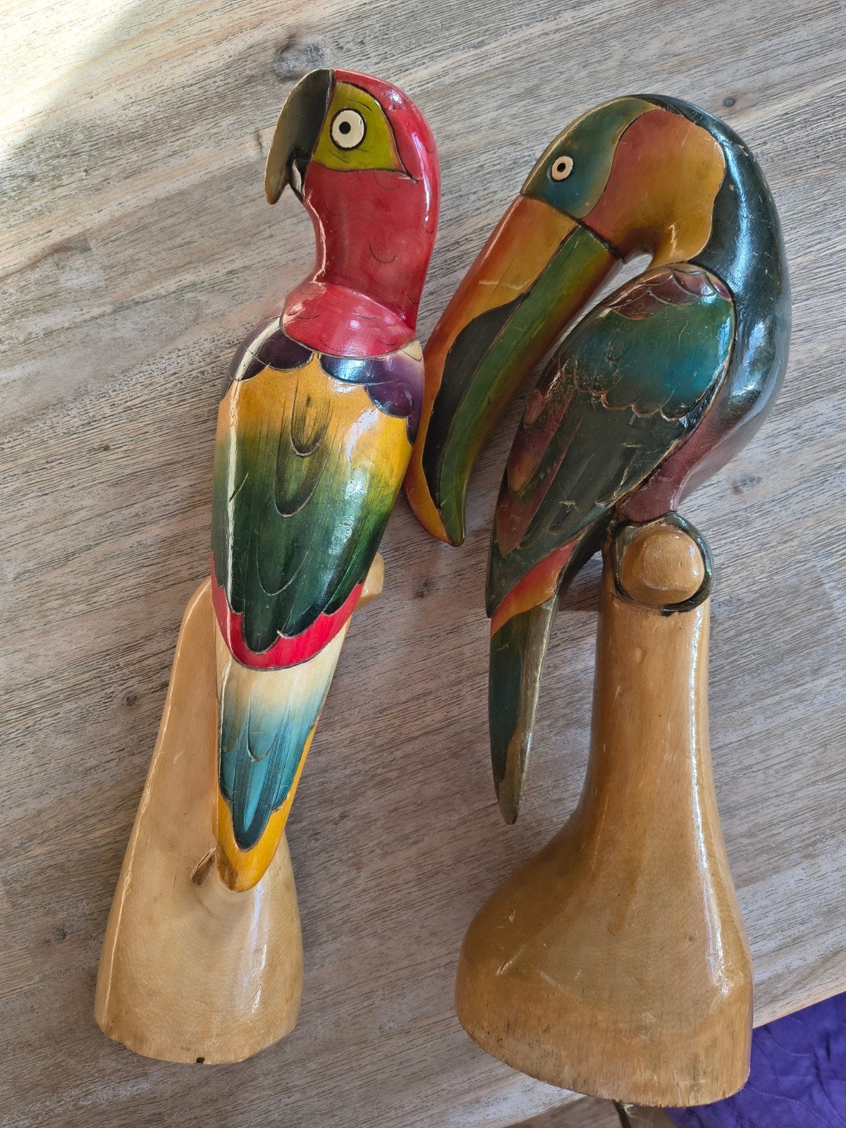 Balsahouten papegaai en toekan - 35 cm, Antiek en Kunst, Verzenden, 20 - 50 cm, Beeld, Hout