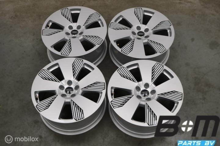 ORIGINEEL! 19 inch velgen Audi E-tron 4KE601025Q, Gebruikt, Velg(en)