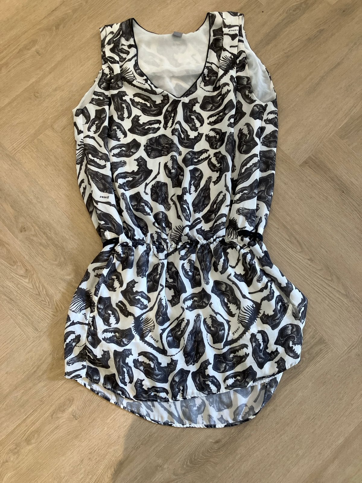 G-star Zomerse jurk met unieke print - Maat L, Maat 38/40 (M), Zwart, Ophalen of Verzenden, Gedragen