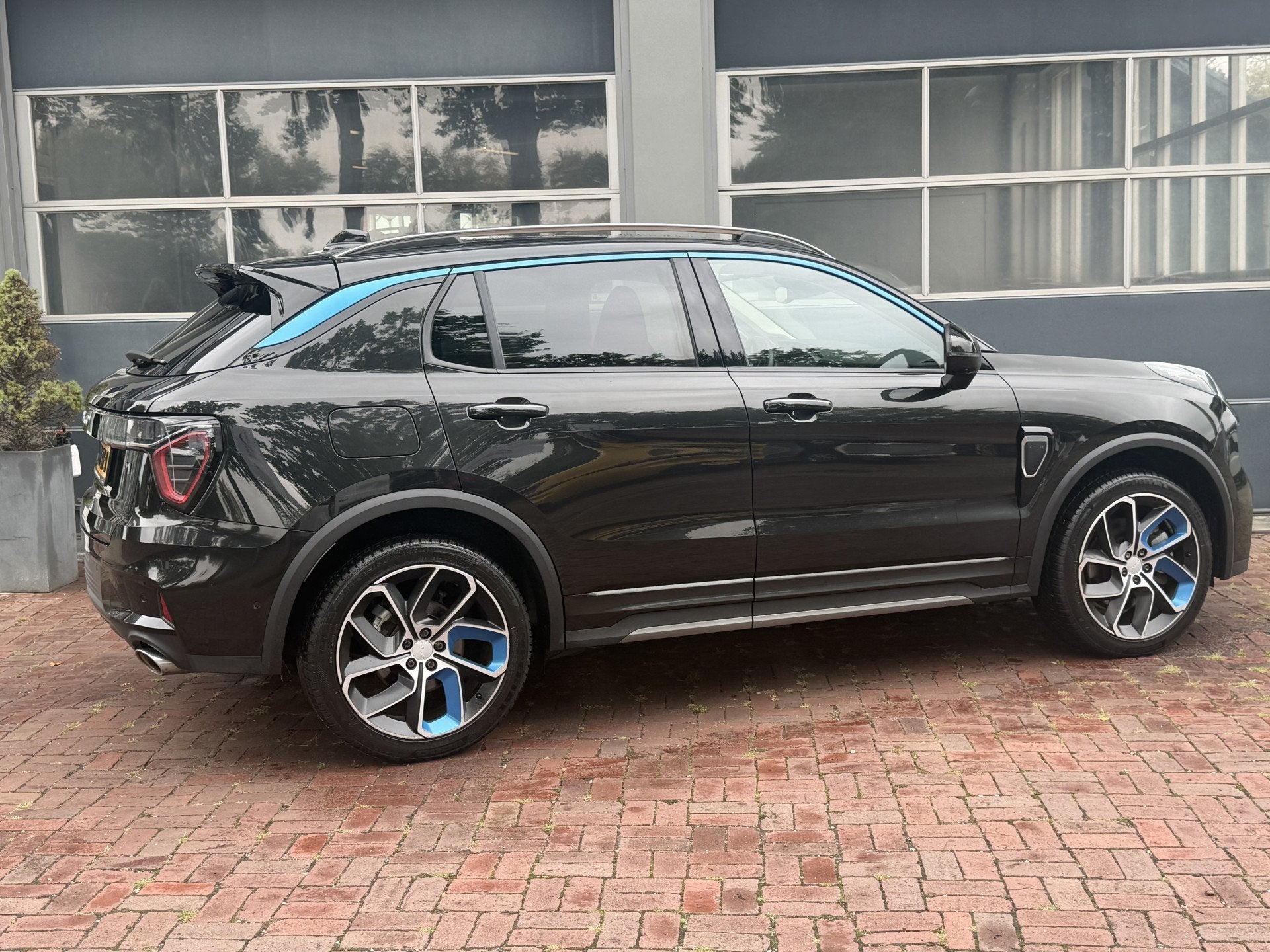 Lynk & Co 01 1.5 Bj 2022 Km 80.147 1e eigenaar Dealer onderh, Stof, 82 pk, Zwart, Plug-in hybride