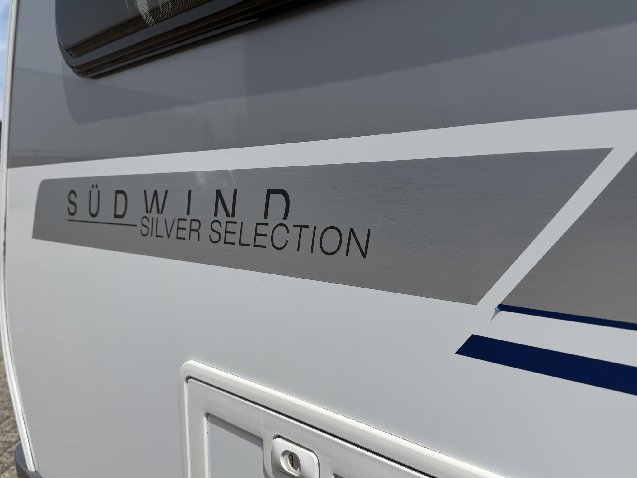 Knaus Südwind 450 FU Silver Selection, Caravans en Kamperen, Reservewiel, Rondzit, Bedrijf, Lengtebed