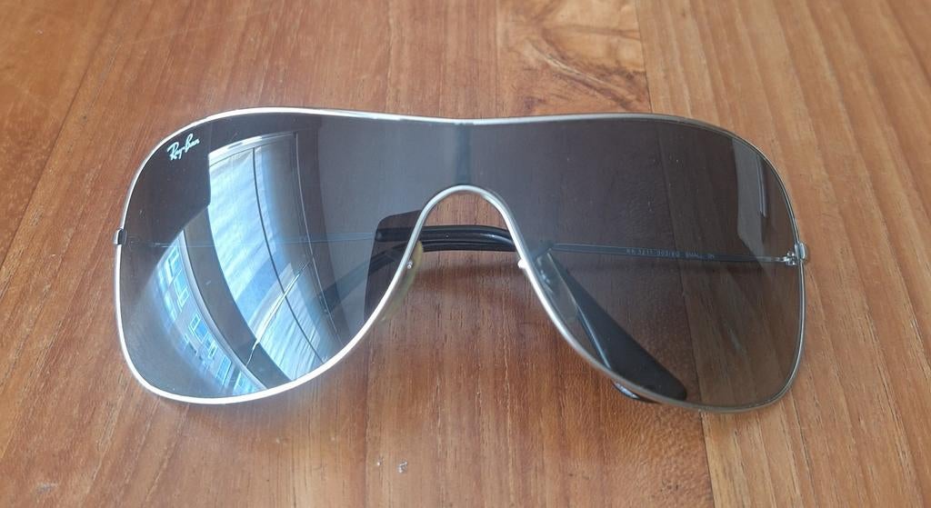 Ray Ban RB3211 Sunglasses  (Black Gradient Lens), Ophalen of Verzenden, Zo goed als nieuw, Ray-Ban