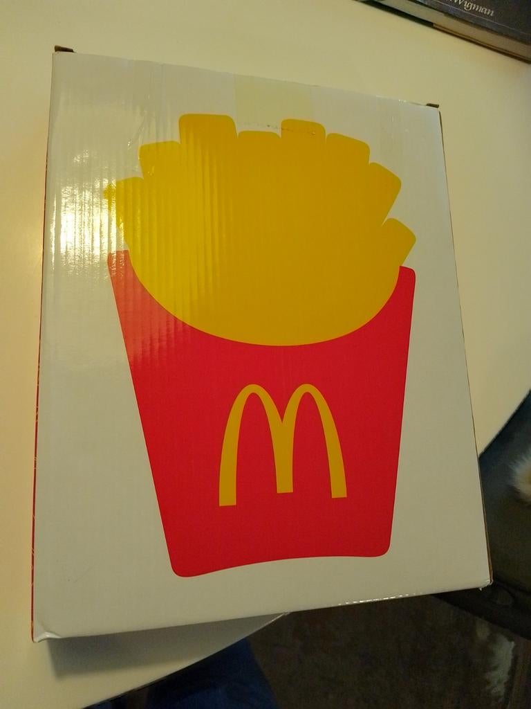 McDonald's Frietjes Opblaasbaar luchtbed - Nieuw in Doos, Ophalen of Verzenden, Nieuw, Gebruiksvoorwerp