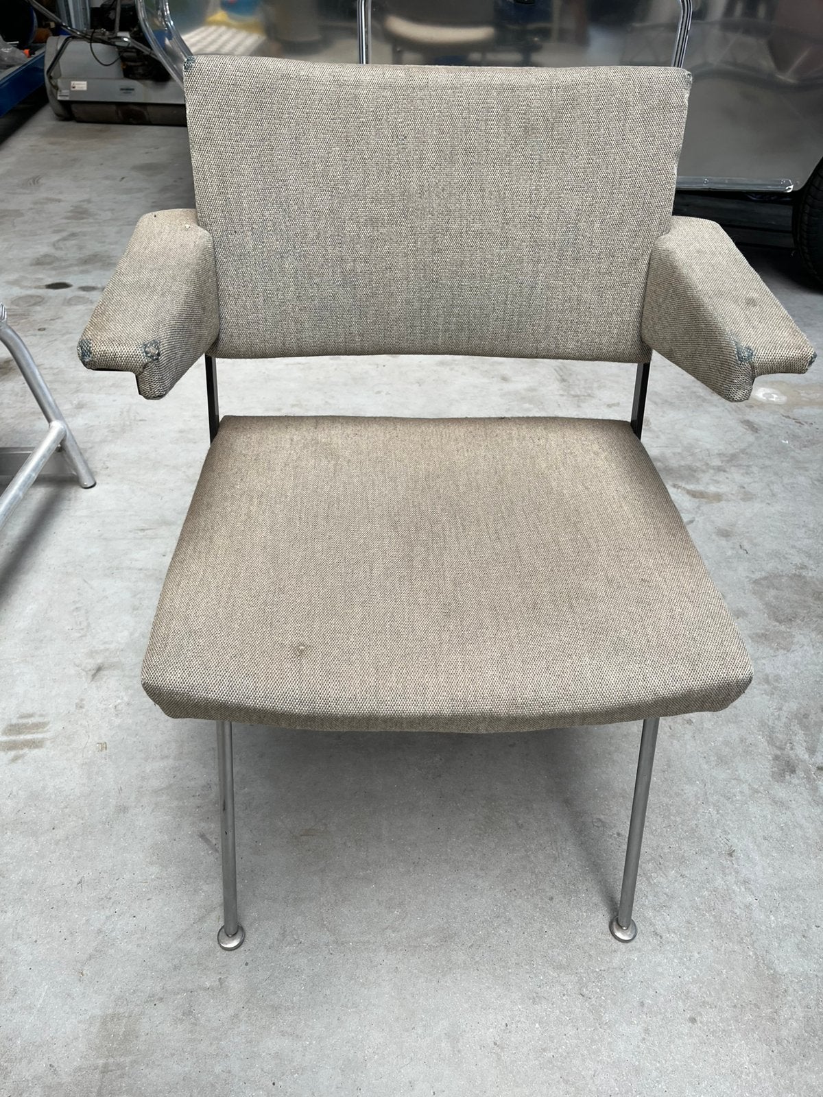 Te koop 1 Gispen Andre Cordemeijer stoel, Huis en Inrichting, Stoelen, Ophalen, Gebruikt, Grijs, Eén