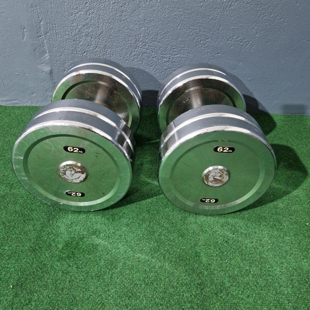 Set dumbells verchroomd 62 kg. Gewichten, schijven., Sport en Fitness, Ophalen, Gebruikt, Benen, Dumbbell
