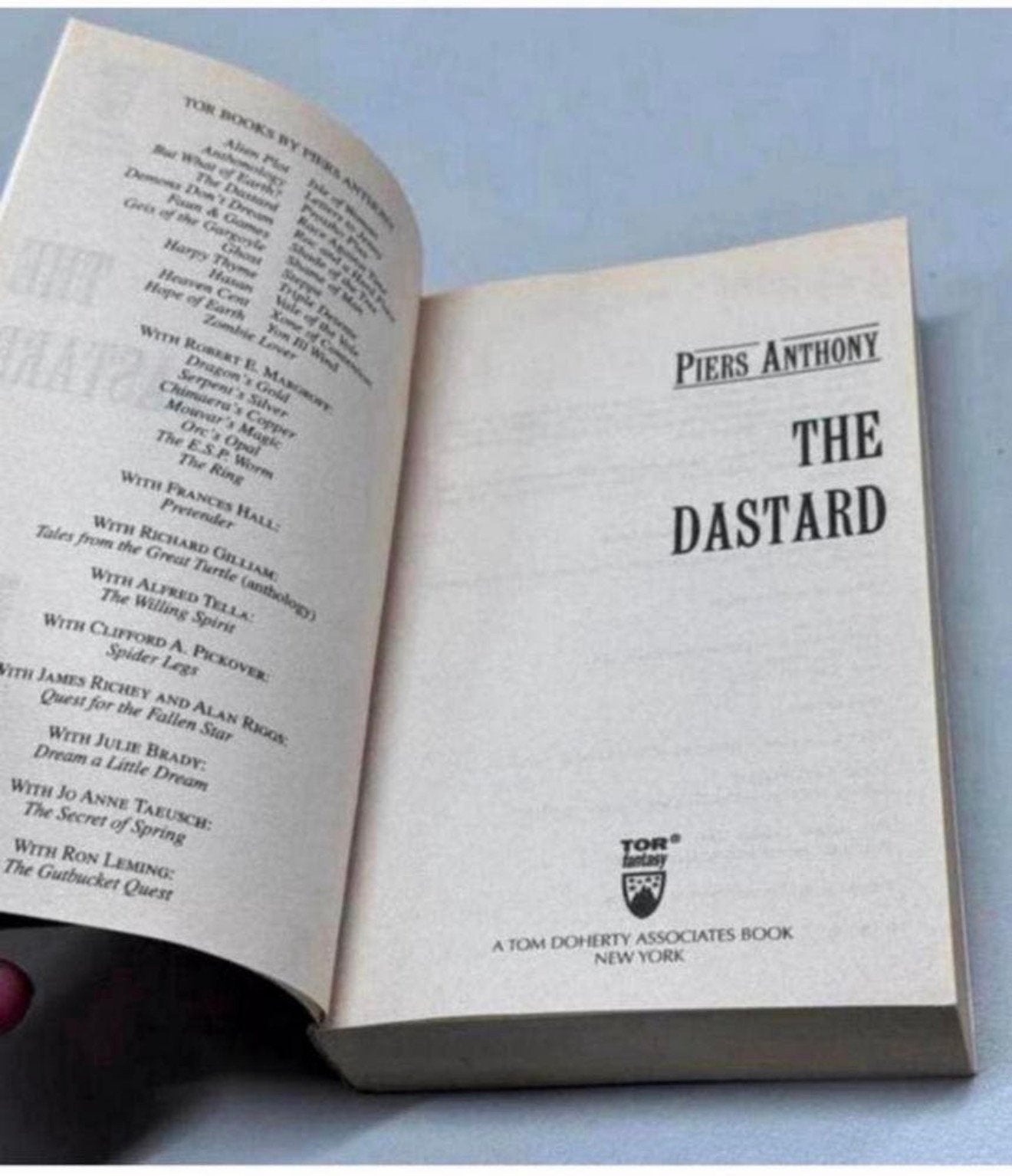Piers Anthony The Dastard - Fantasy dik boek paperback, Ophalen of Verzenden, Zo goed als nieuw