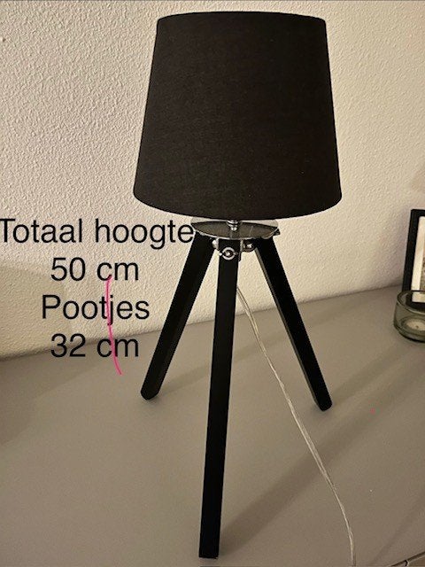Tafel lamp 3 poot zwart, Huis en Inrichting, Lampen | Vloerlampen, Ophalen, Zo goed als nieuw, Minder dan 100 cm, Modern