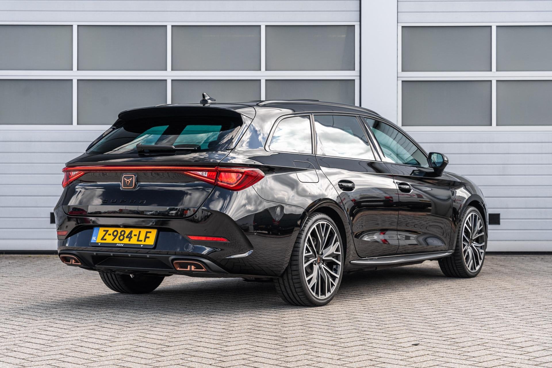 CUPRA Leon Sportstourer 1.4 e-Hybrid 245pk VZ Performance Li, Auto's, Cupra, 12 maanden, Stof, Gebruikt, 4 cilinders