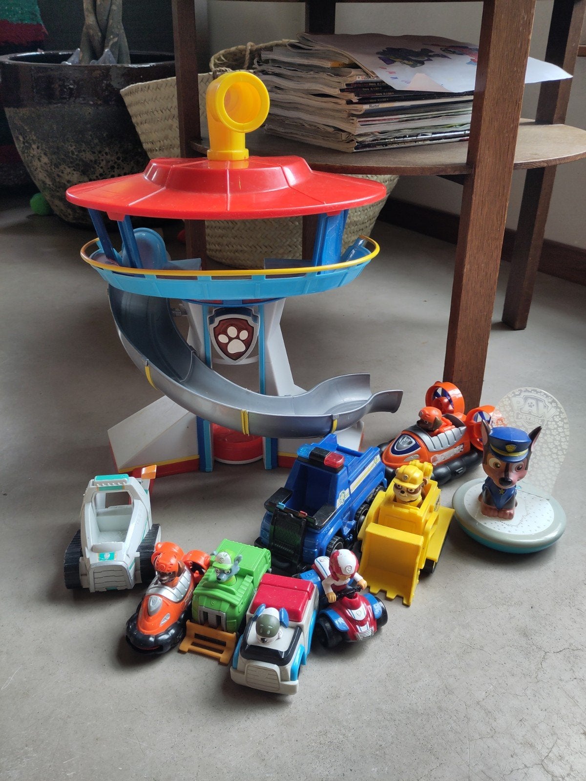 Paw Patrol speelgoed: voertuigen, pups en uitkijkijktoren, Ophalen of Verzenden, Gebruikt