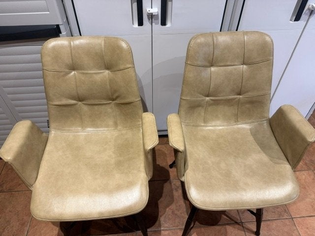 Te koop z g a n 4 kamer stoelen  kleur beige , echt leer, Ophalen, Overige kleuren, Leer, Zo goed als nieuw