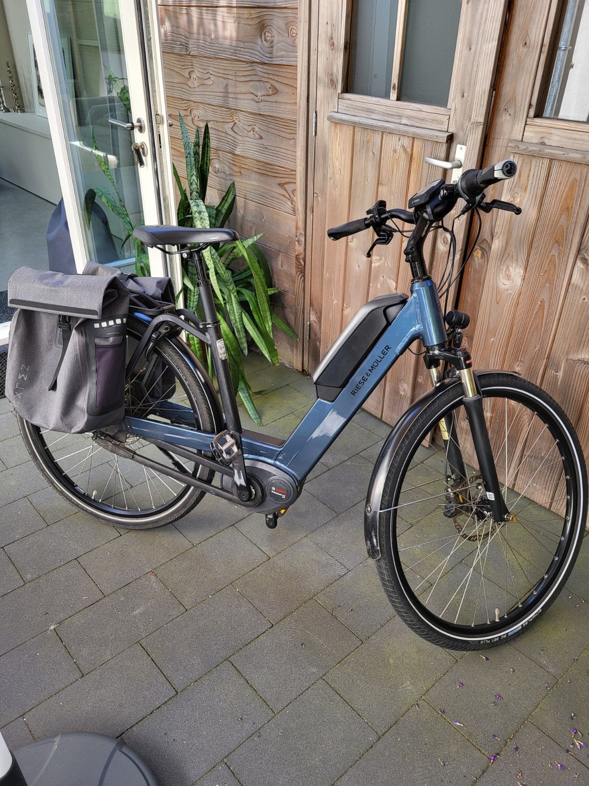 Riese & Müller Nevo City, Gebruikt, 50 km per accu of meer, 55 tot 59 cm, Ophalen