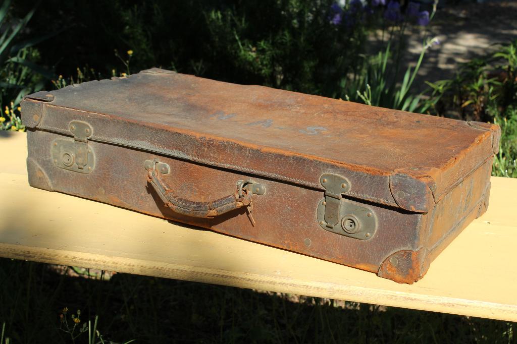 Brocante - Oude doorleefde leren koffer!, Sieraden, Tassen en Uiterlijk, Koffers, Ophalen of Verzenden, Gebruikt, Leer, 70 cm of meer
