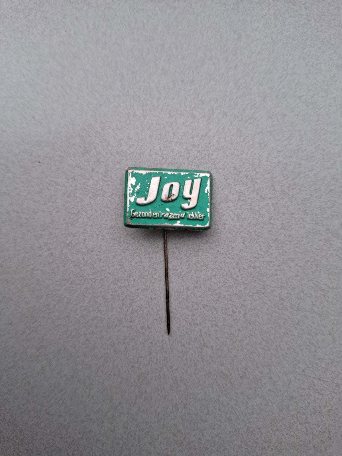 Vintage speldje pin prikker steekspeld Joy, Ophalen of Verzenden