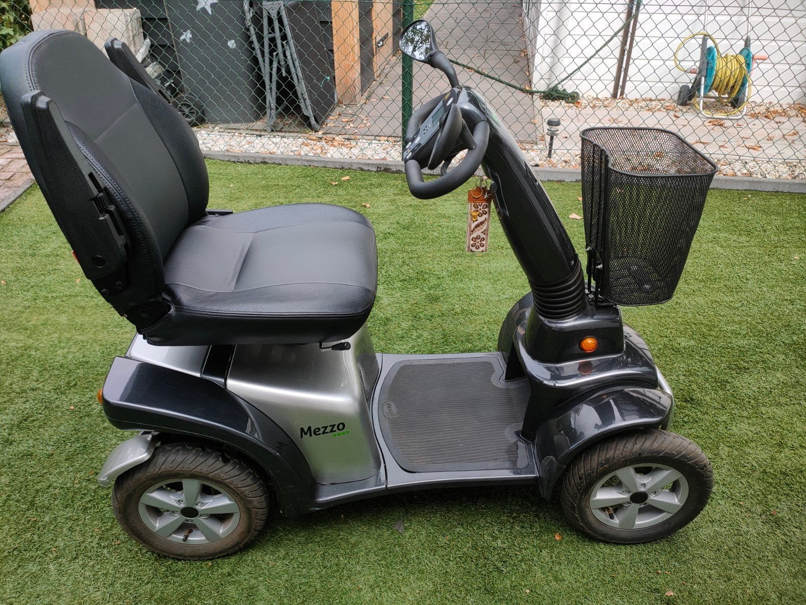 mooie scootmobiel, Ophalen, Zo goed als nieuw, 46 km of meer, 11 t/m 15 km/u