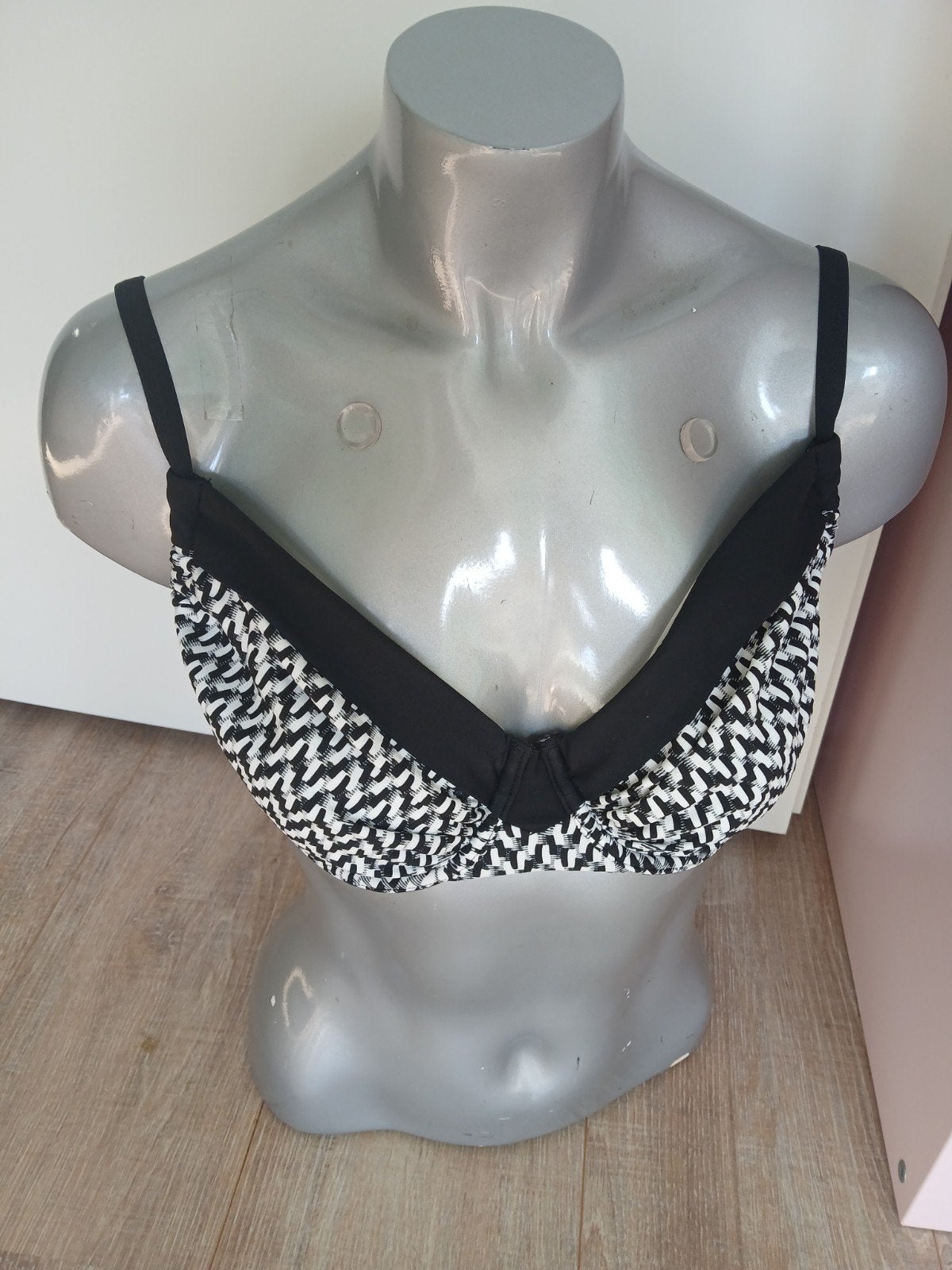 nieuw Femilet  BH zwart-wit patroon, maat 70F, Femilet, Ophalen of Verzenden, Zwart, BH