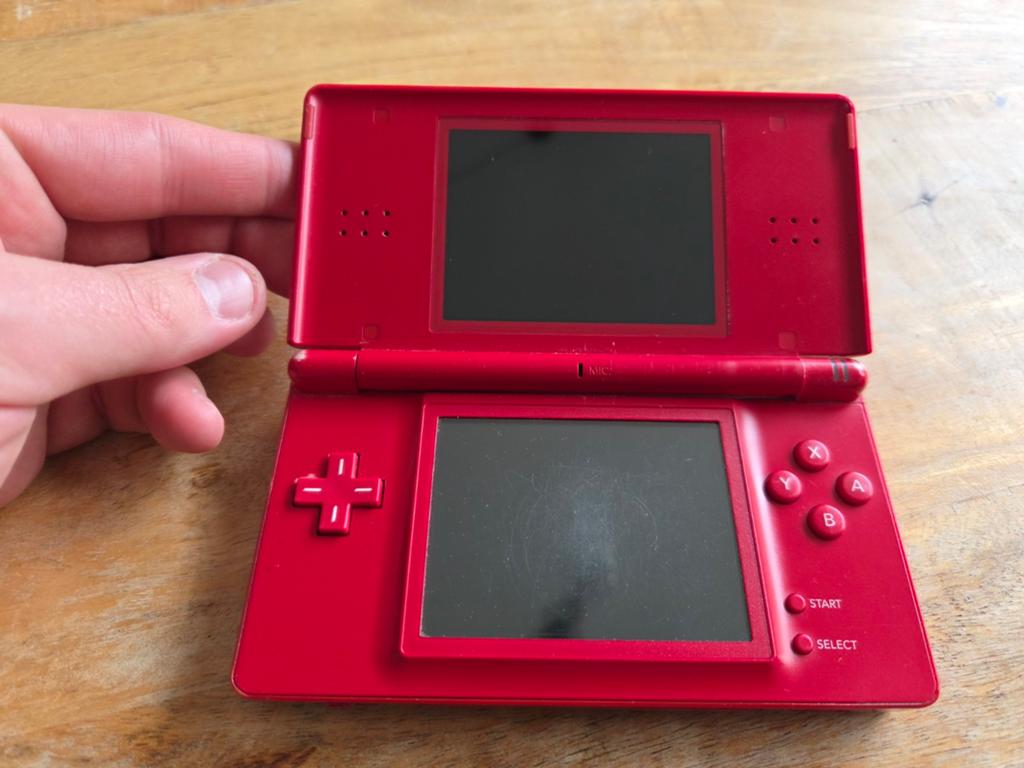 Nintendo DS Lite Rood (Crimson Red) incl. GBA Cover - LEES, Ophalen of Verzenden, Gebruikt, Rood, DS Lite