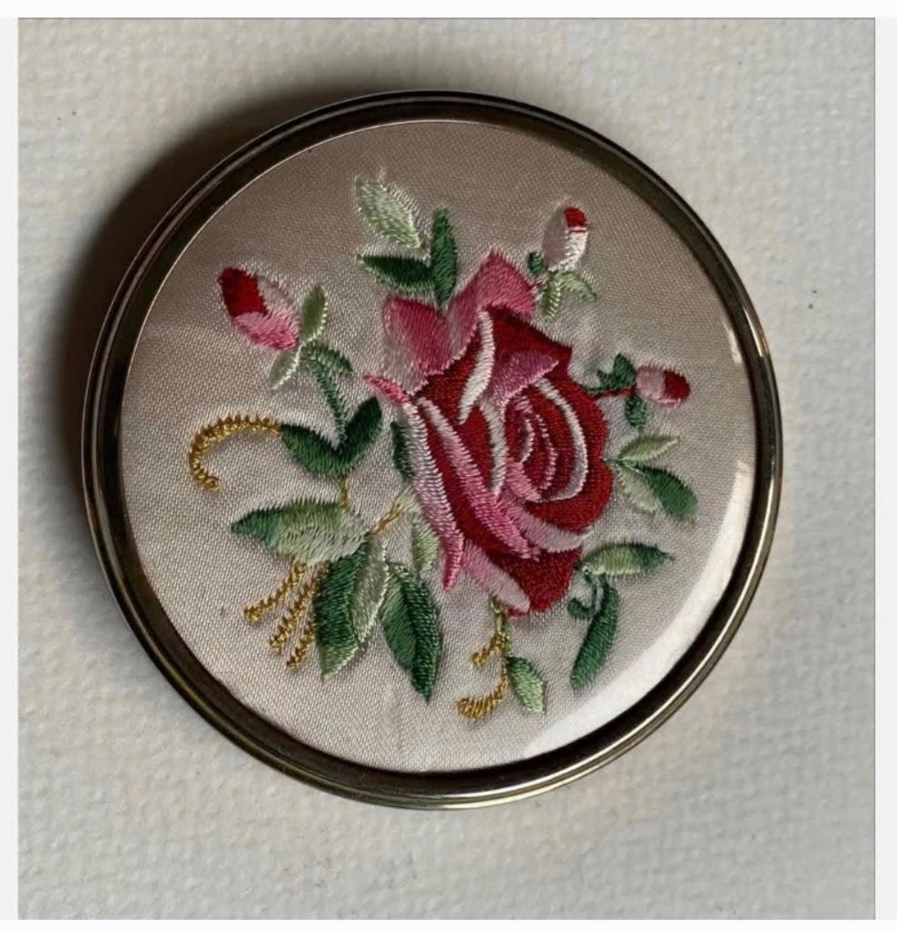 Vintage Handspiegeltje met Geborduurde Roos, Antiek en Kunst, Curiosa en Brocante, Ophalen of Verzenden
