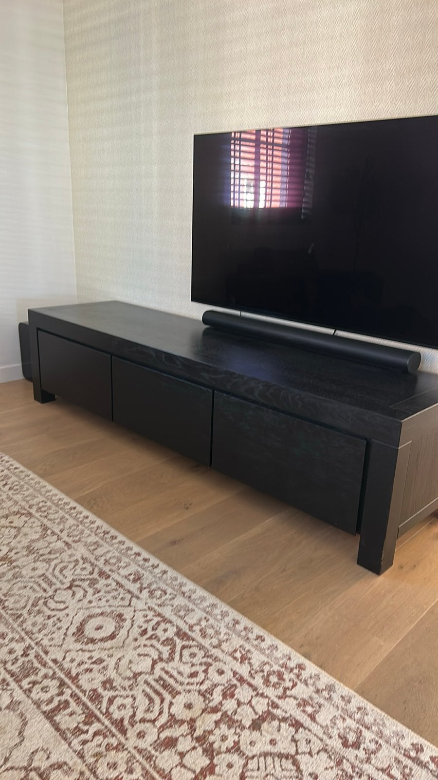 Zwart geschilderd TV-meubel met kastjes - Modern en Stijlvol, Ophalen, 150 tot 200 cm, Zo goed als nieuw, Minder dan 100 cm