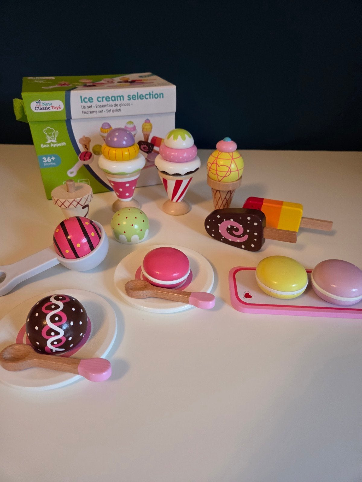 Houten IJsjes en Gebakjes Speelset - New Classic Toys, Kinderen en Baby's, Ophalen of Verzenden, Zo goed als nieuw, Jongen of Meisje