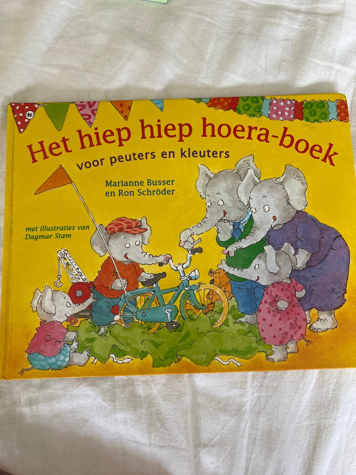 Het Hiep Hiep Hoera-boek voor peuters en kleuters, Ophalen of Verzenden, Zo goed als nieuw, 2 tot 3 jaar