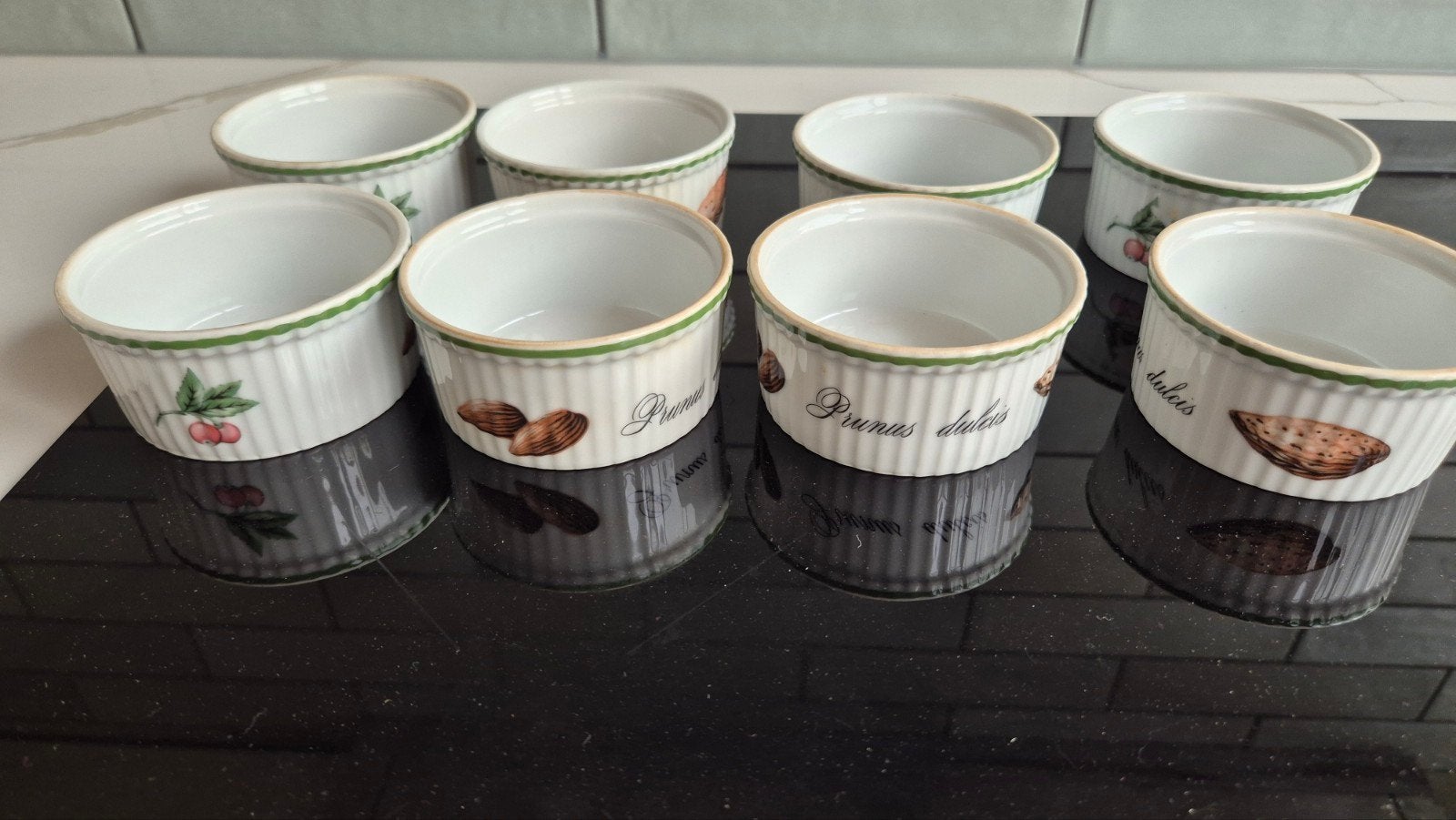 Set van 8 Apilco Elysian Garden soufflébakjes, Huis en Inrichting, Keuken | Servies, Ophalen of Verzenden