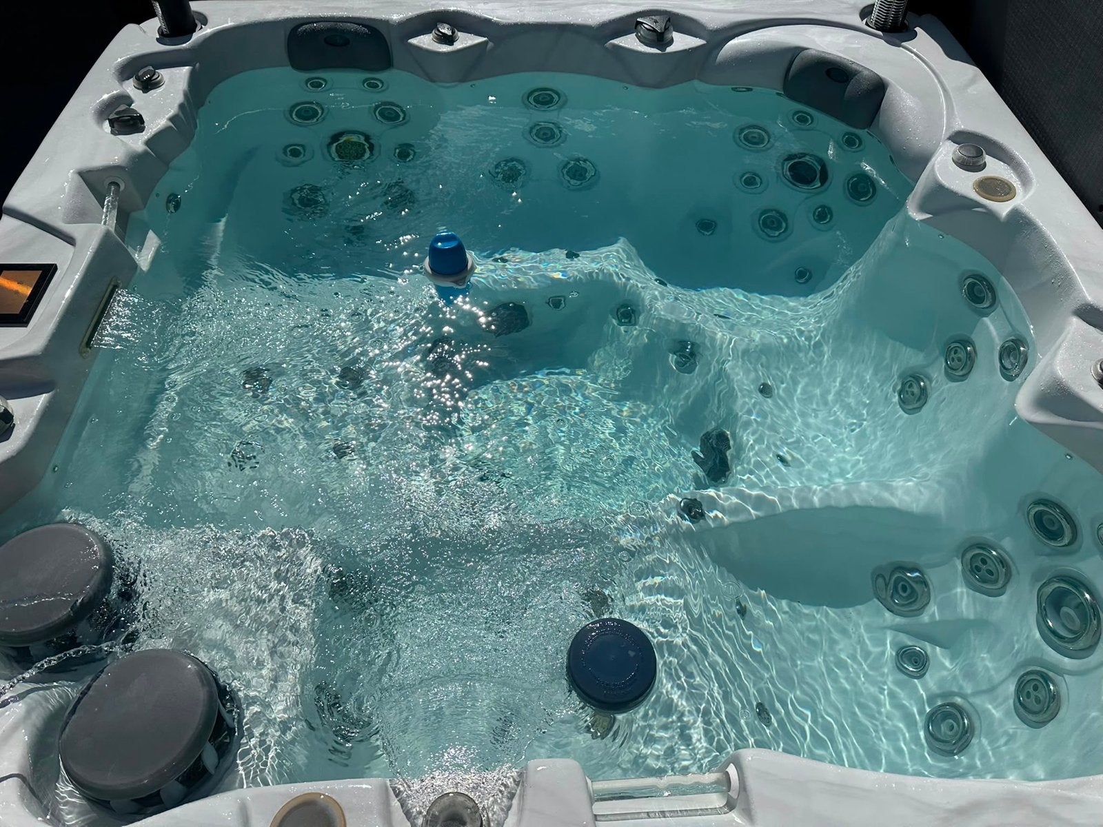 Fox Prisma Jacuzzi - Luxe Spa voor 5 Personen met Wifi, Ophalen, 200 tot 300 cm, Vierkant, Zo goed als nieuw