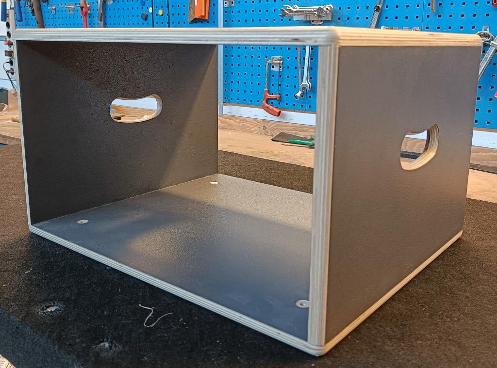 19 Inch Rack 6HE zonder mounting hardware, Computers en Software, Serverkasten, Ophalen, Zo goed als nieuw