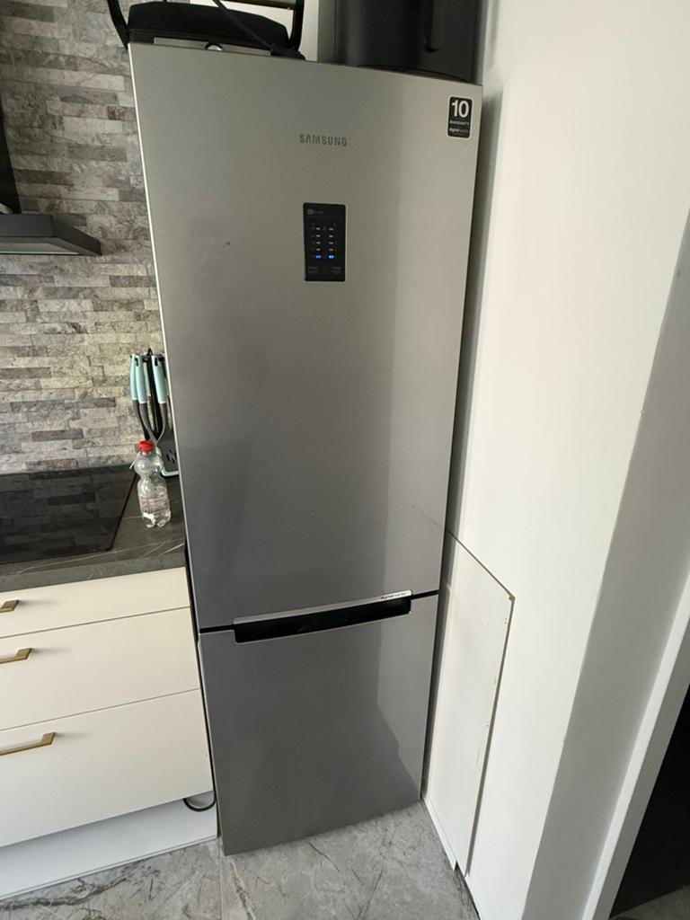 Samsung koelkast, Witgoed en Apparatuur, Koelkasten en IJskasten, 200 liter of meer, Zo goed als nieuw, Met vriesvak, 160 cm of meer