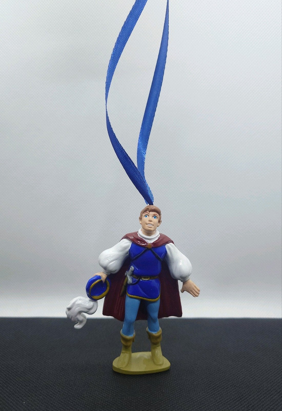 Disney Prins Florian kerst ornament hanger kerstbal, Verzamelen, Disney, Ophalen of Verzenden, Sneeuwwitje of Doornroosje, Zo goed als nieuw