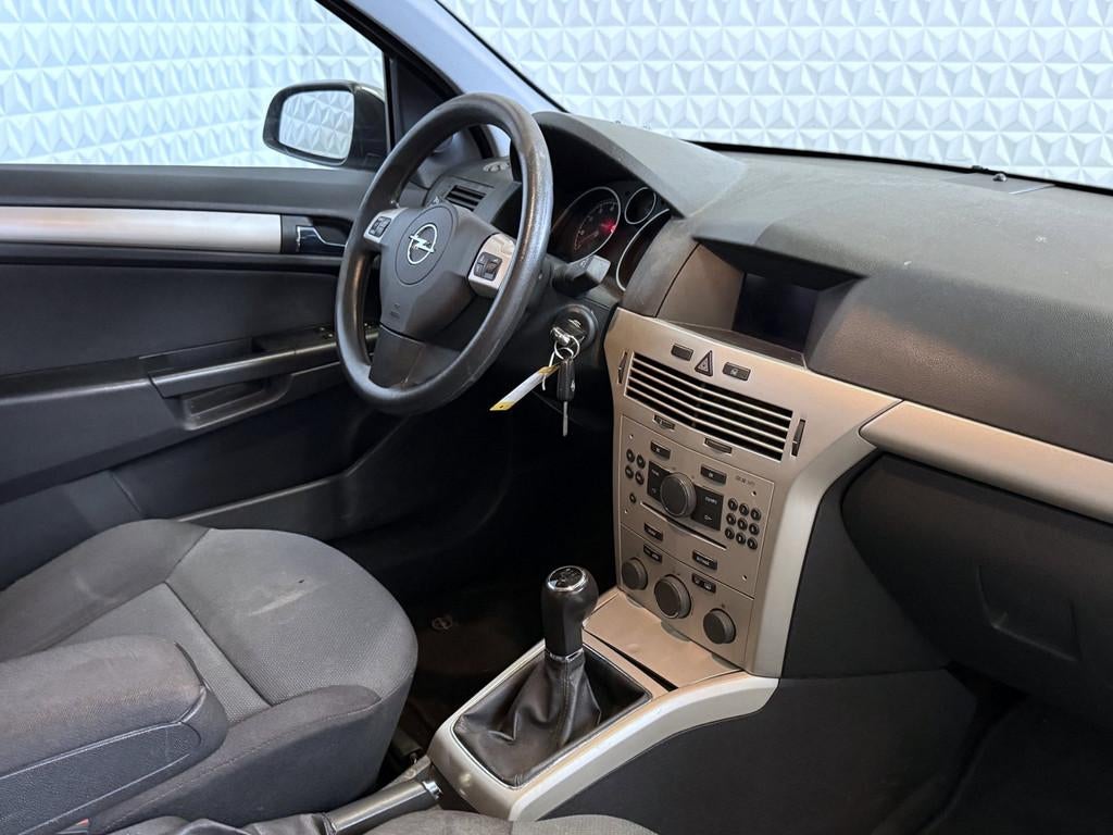Opel Astra 1.6 Temptation APK-AIRCO-CRUISE / 211.000km (2007, Voorwielaandrijving, 15 km/l, Gebruikt, Lichtsensor