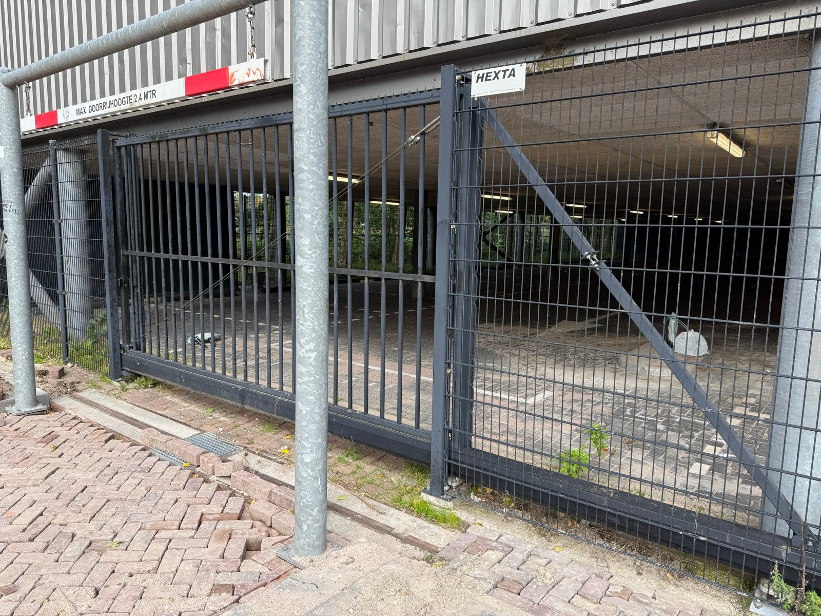 Schuifpoort 4m breed, 2.25m hoog, Ophalen, Gebruikt, IJzer, Overige typen