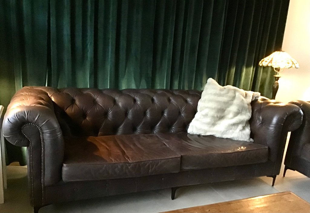 Sfeervolle Chesterfield Style bankstel, Ophalen, Gebruikt, Rechte bank, Vierpersoons of meer