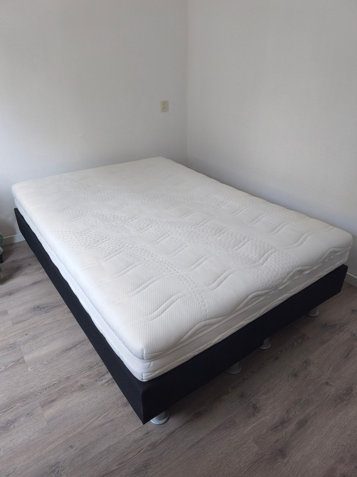 Bed, twijfelaar, 140x200, boxspring, Ophalen, Gebruikt, 140 cm, Twijfelaar