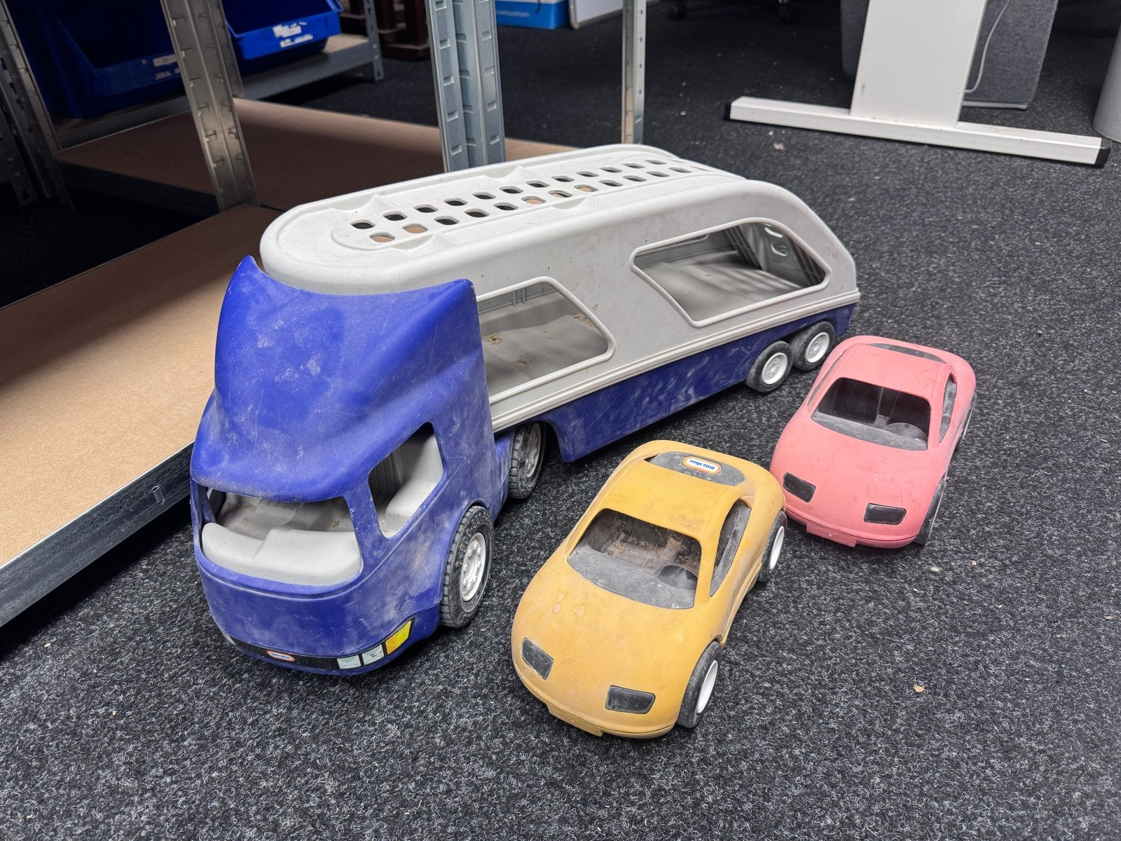 Little tikes vrachtwagen met oplegger en 2 auto's, Kinderen en Baby's, Ophalen of Verzenden, Gebruikt