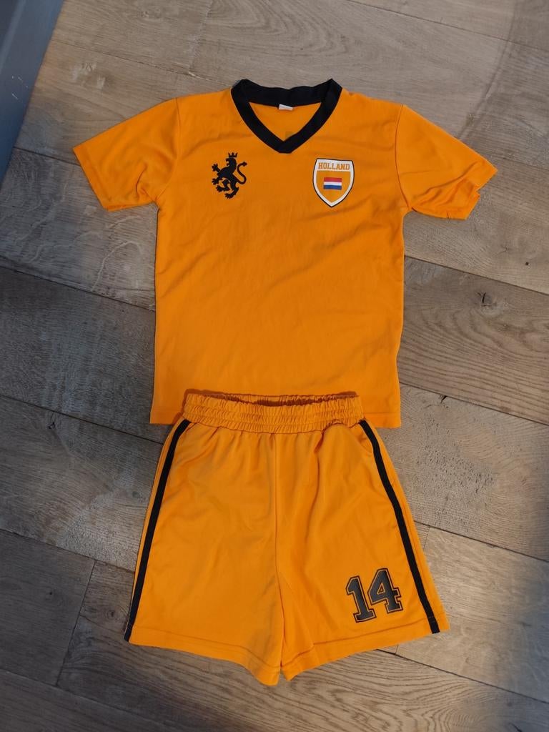 Oranje sportpakje maat 116/122 128/134, Ophalen of Verzenden, Gebruikt, Jongen of Meisje