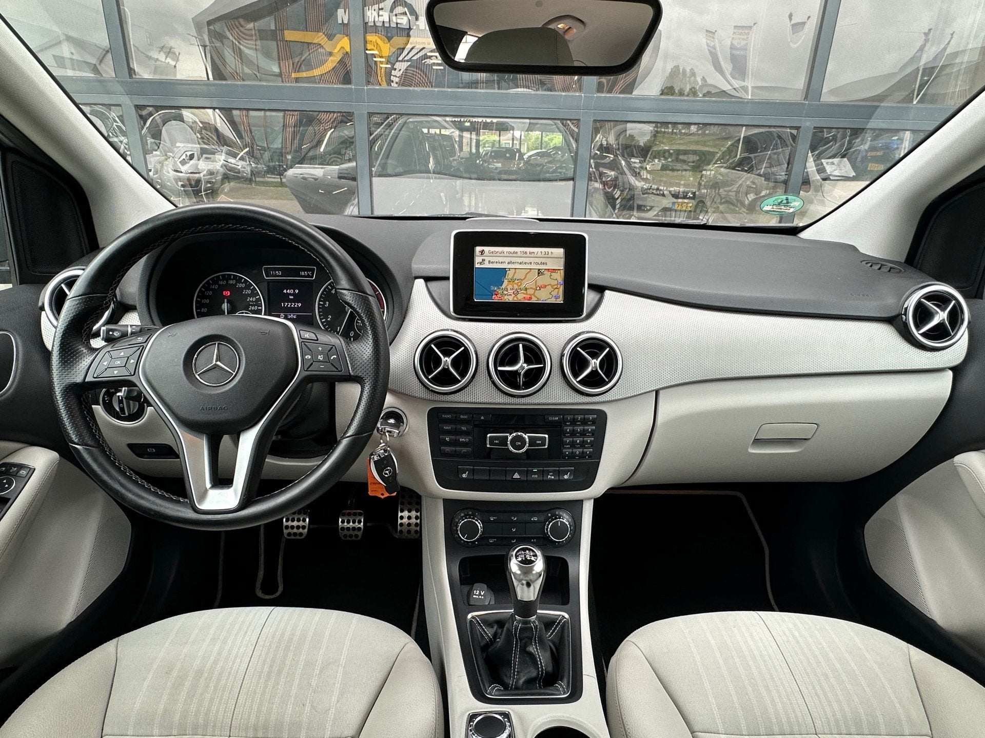 Mercedes-Benz B-klasse 200 Ambition Airco/Cruise/Navi/Pdc.v+, Auto's, Voorwielaandrijving, Gebruikt, 1295 kg, Leder en Stof