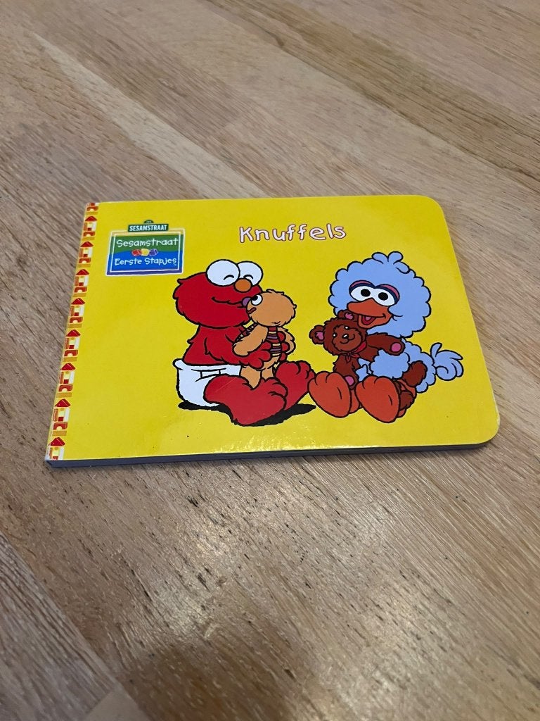 Sesamstraat Knuffels Boek - Eerste Stapjes, Ophalen of Verzenden, Gelezen