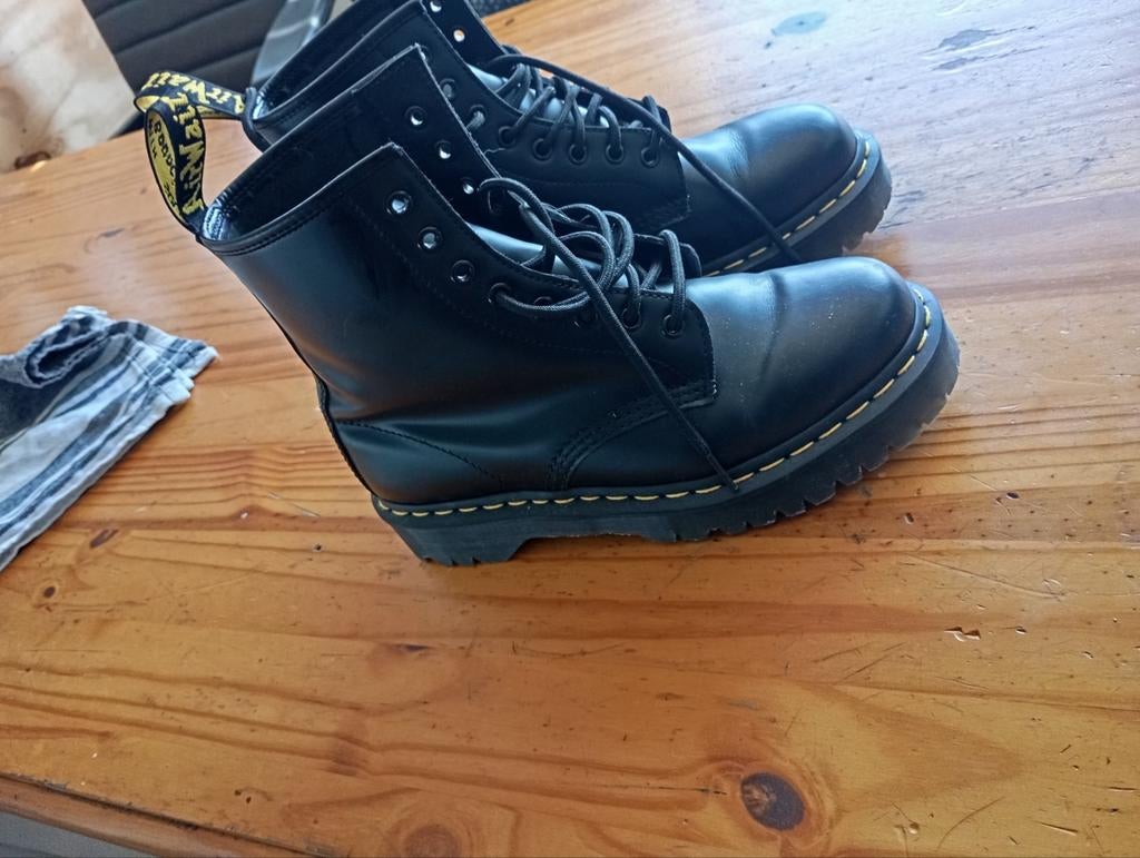 Dr Martens Size 40, Ophalen of Verzenden, Zo goed als nieuw
