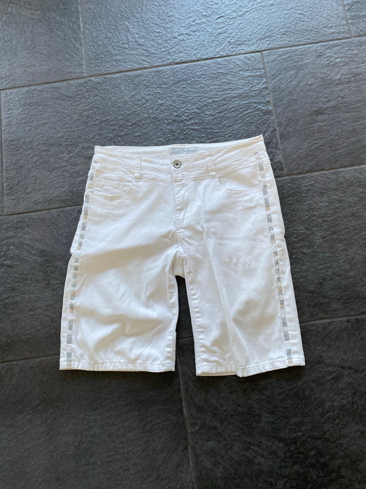 Witte Red Button Bermuda Shorts Maat 36, Kleding | Dames, Wit, Ophalen of Verzenden, Zo goed als nieuw, Driekwart